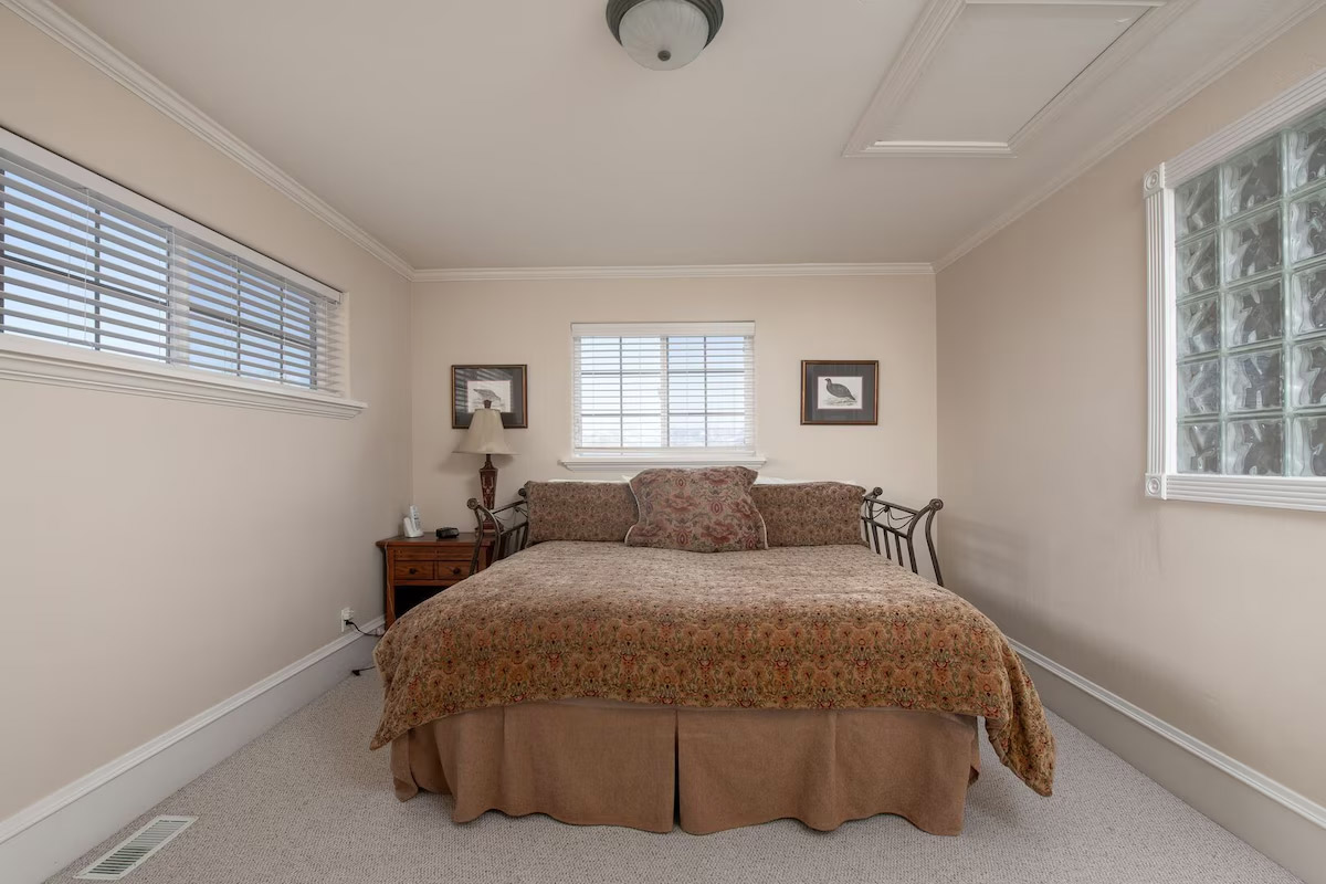 Upstairs King Bedroom [Meals Included]