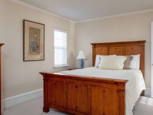 Upstairs Queen Bedroom [Meals Included]